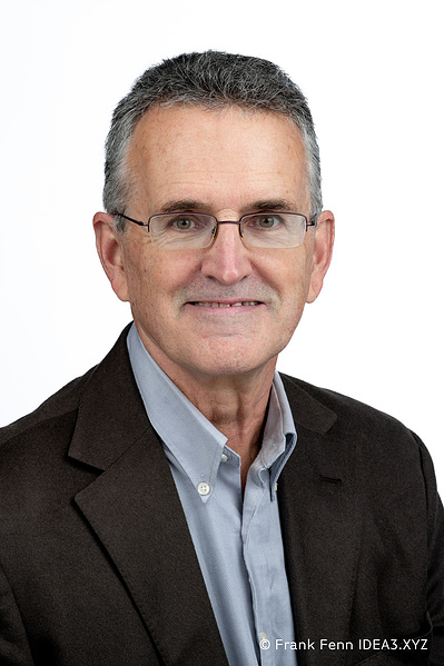 Headshot Photography in Ottawa by Frank Fenn IDEA3 executive man with glasses
