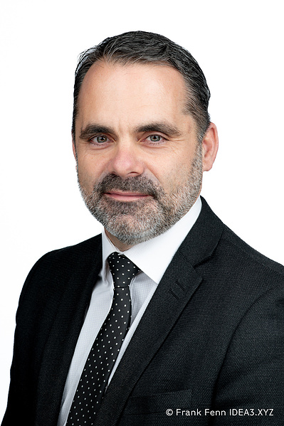 Headshot Photography in Ottawa by Frank Fenn IDEA3