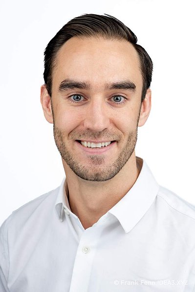 Headshot Photography in Ottawa by Frank Fenn IDEA3