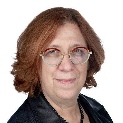 Headshot photograph of a professional woman in Ottawa Offices by Frank Fenn IDEA3