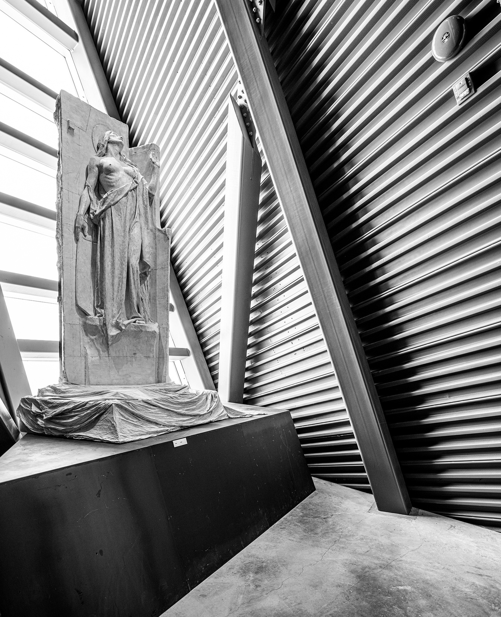 Canadian War Museum Vimy display in black at white by Frank Fenn