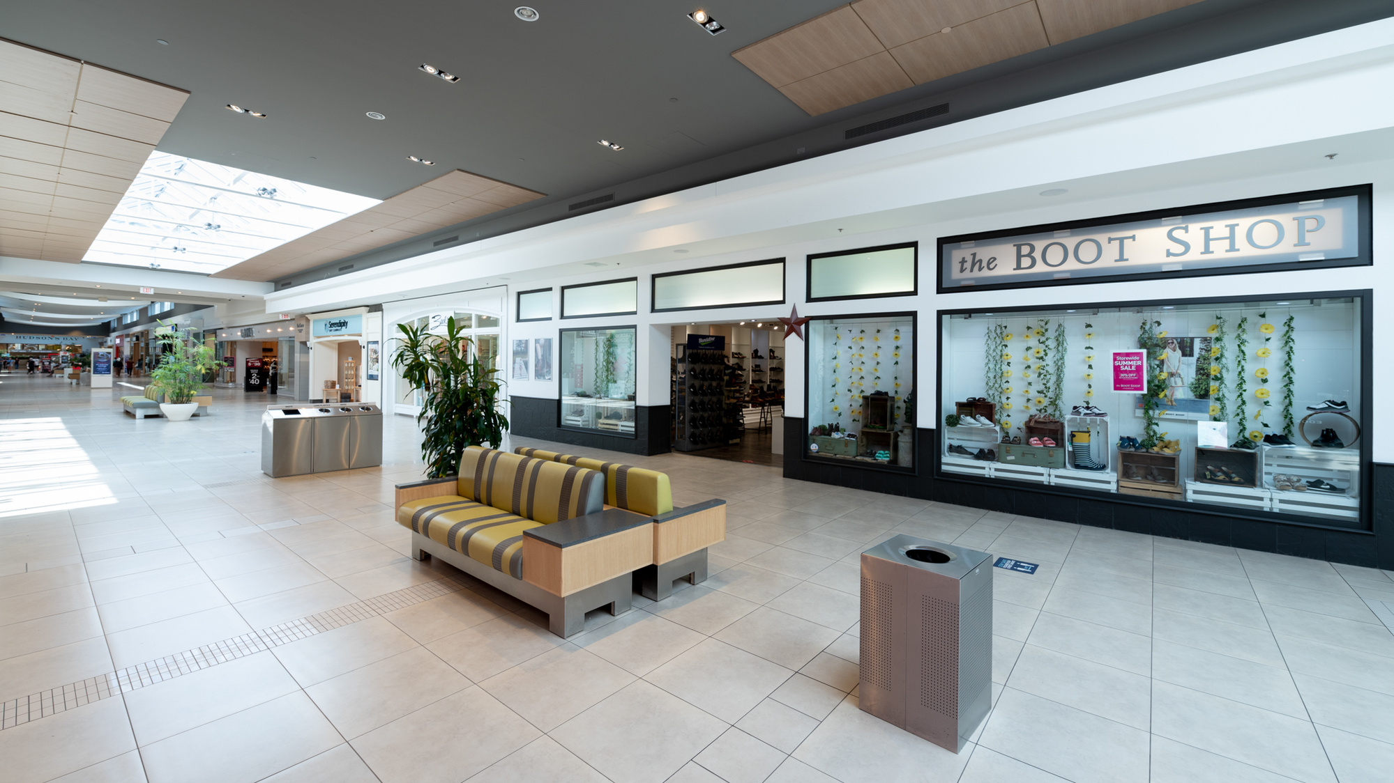 Pen Centre seating shopping centre photography by Frank Fenn