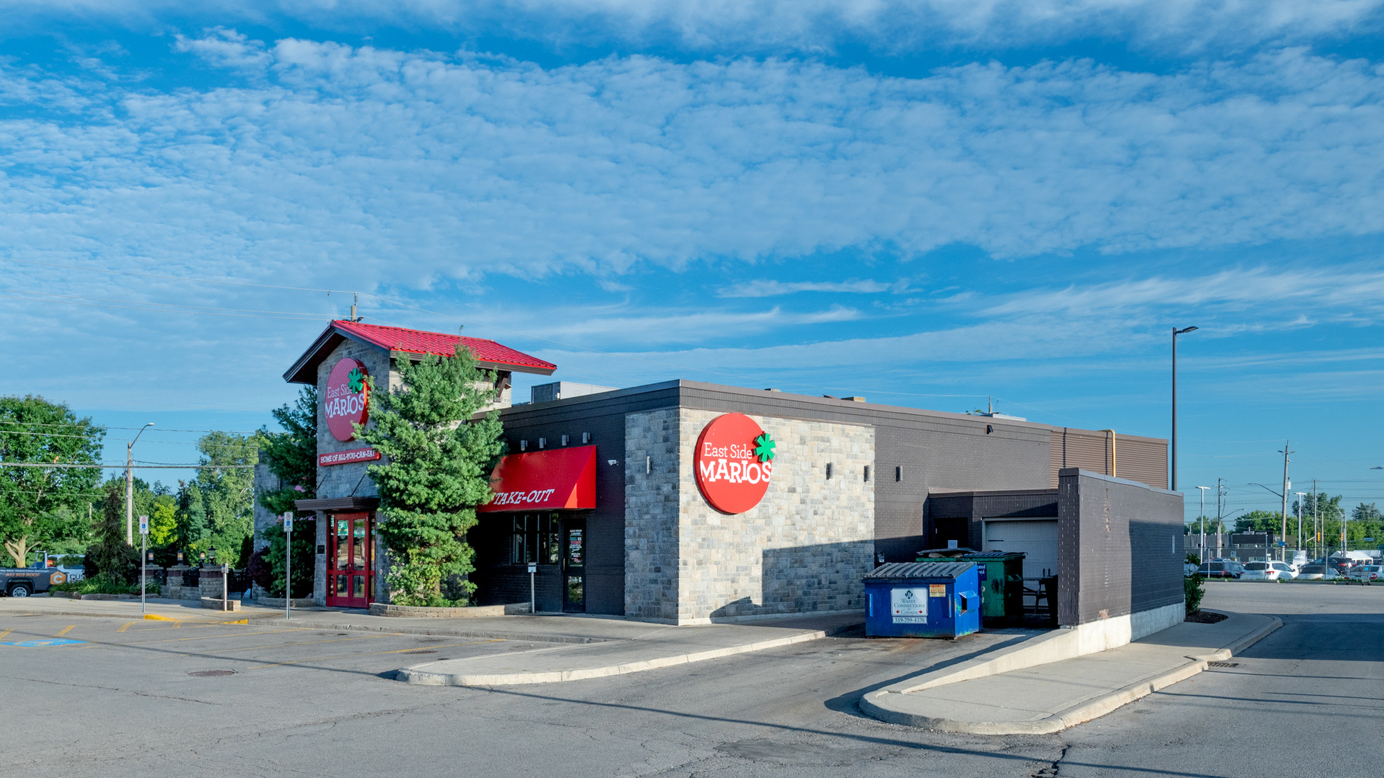 Outdoor Shopping Centre East Side Marios photography by Frank Fenn IDEA3