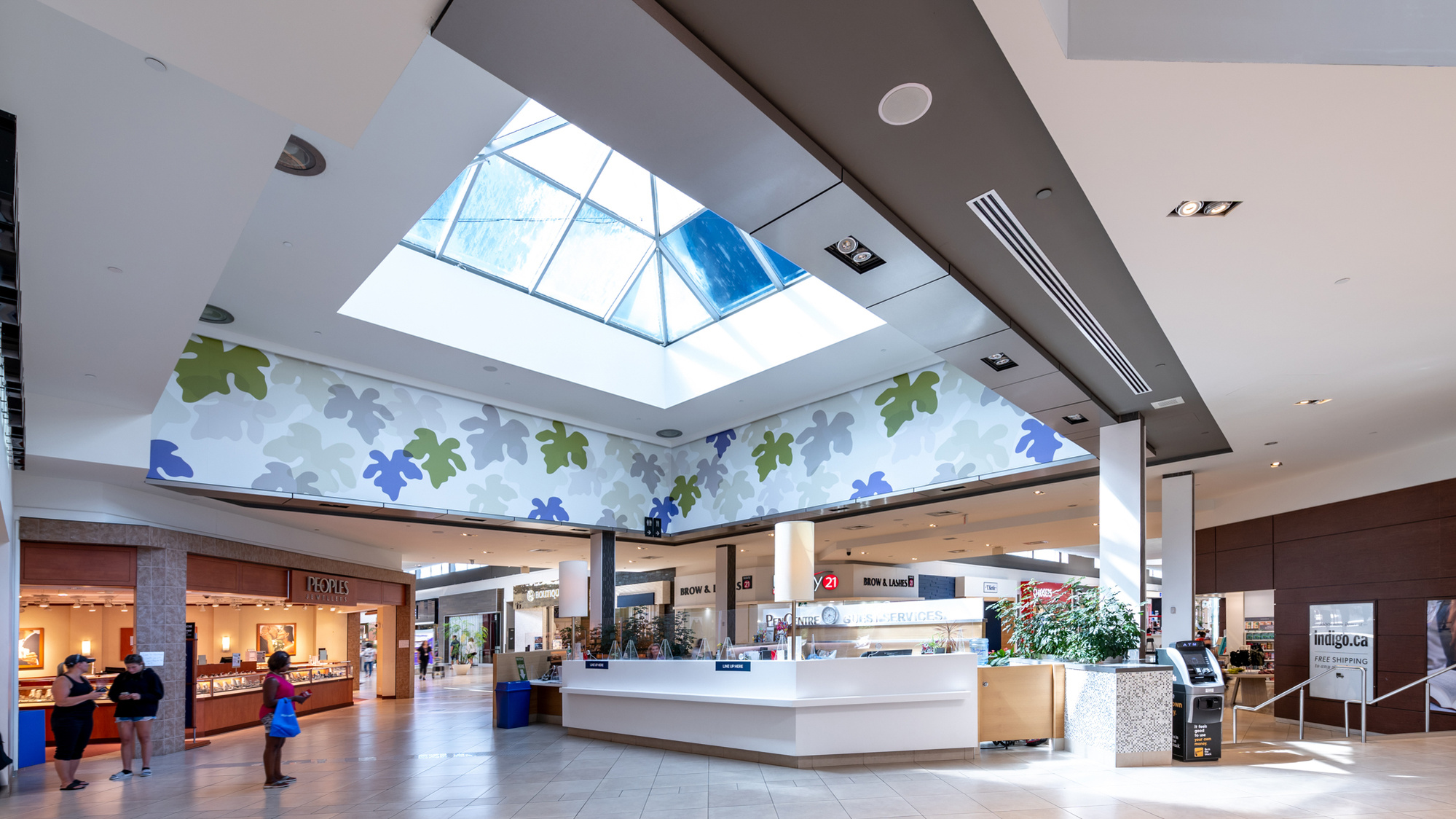 Pen Centre inside shopping centre photography by Frank Fenn