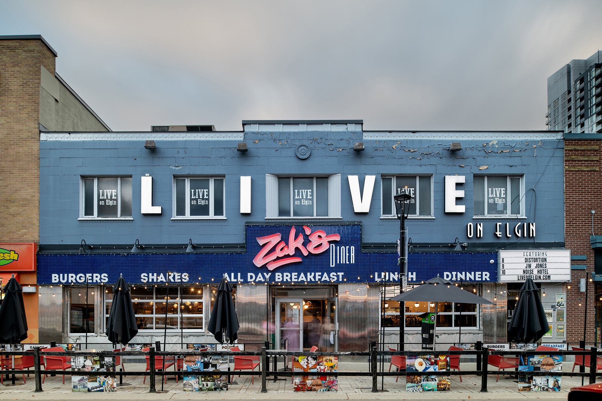 Zaks diner on Elgin Street Ottawa by Ottawa architectural photography by Frank Fenn IDEA3
