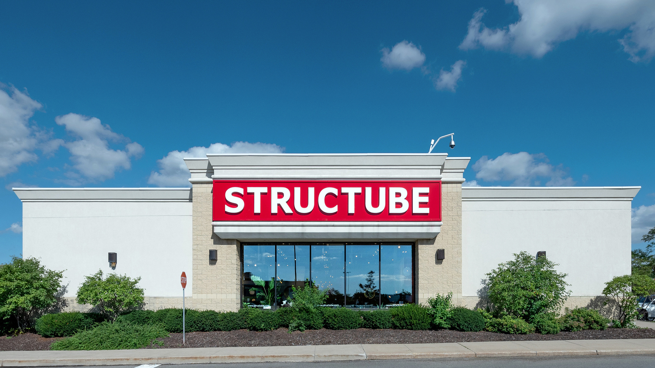 Structube St Catharines front view architectural photography by Frank Fenn IDEA3