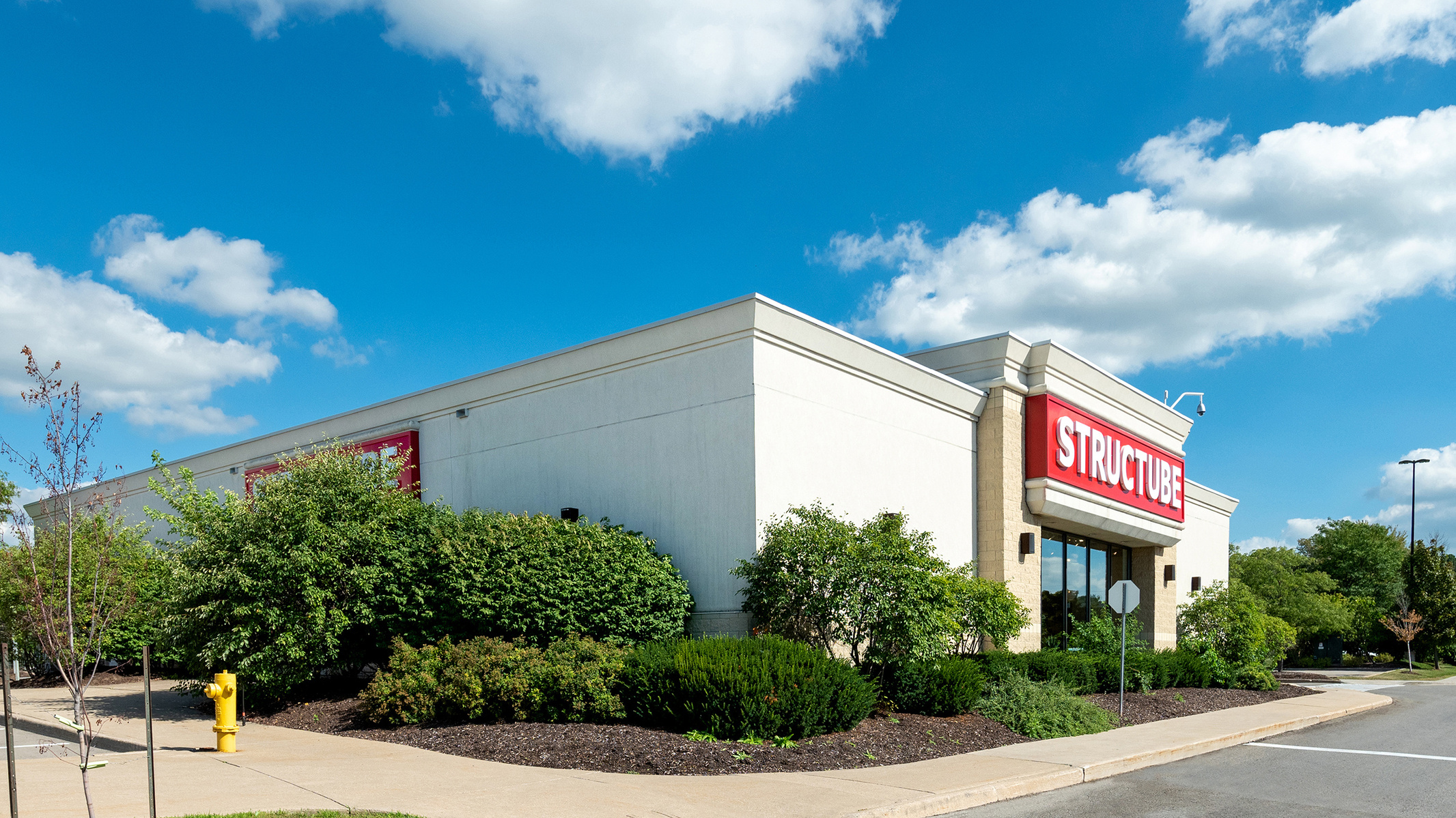 Structube St Catharines side view architectural photography by Frank Fenn IDEA3