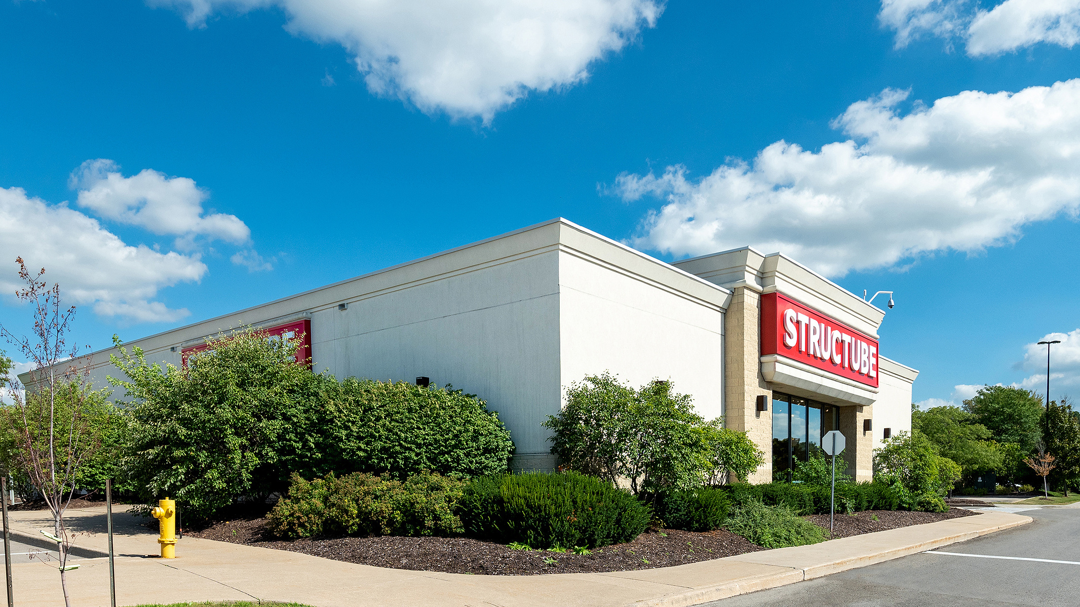 Structube St Catharines side view architectural photography by Frank Fenn IDEA3