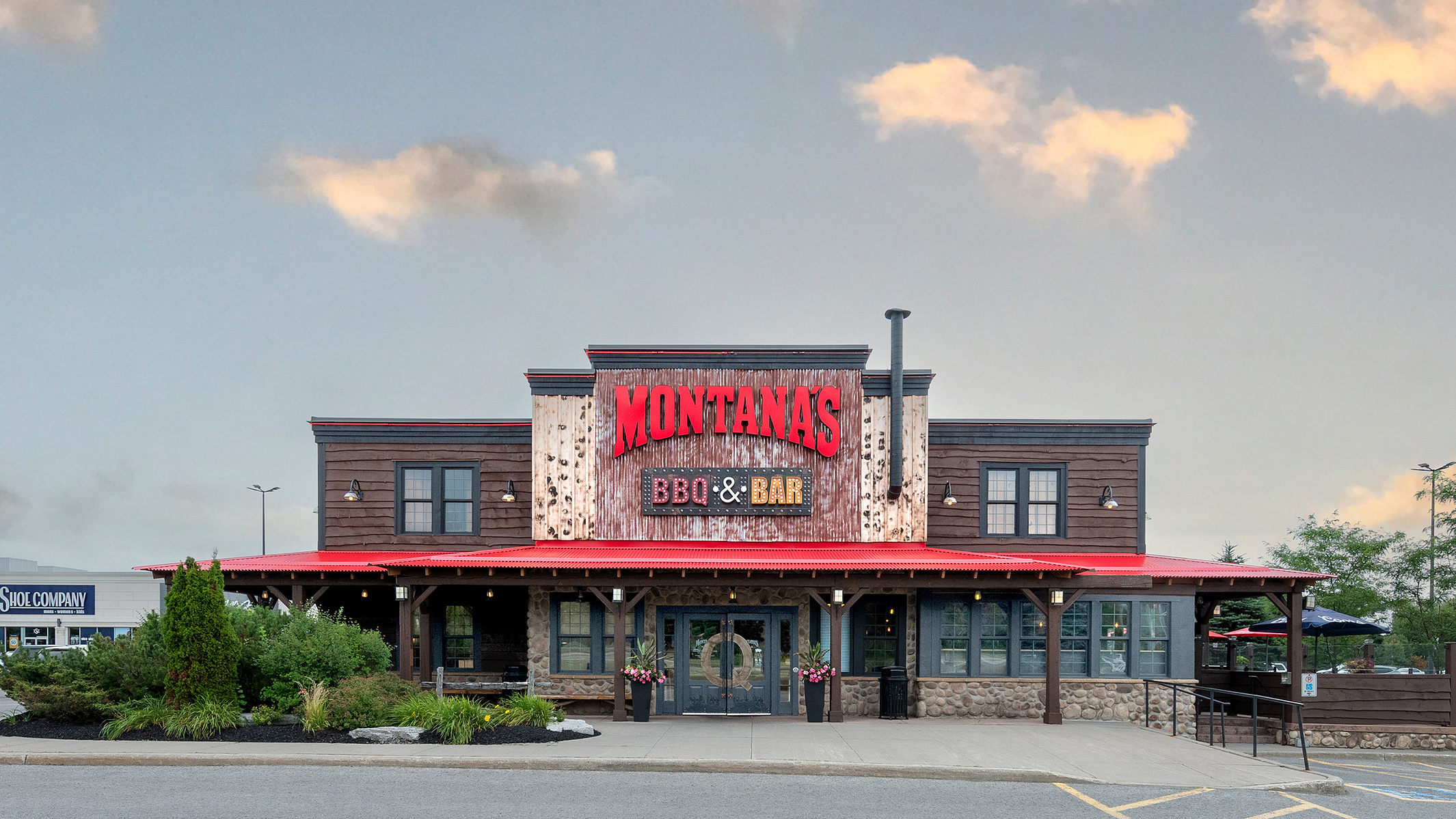 Montanas in Peterborough Ontario front view