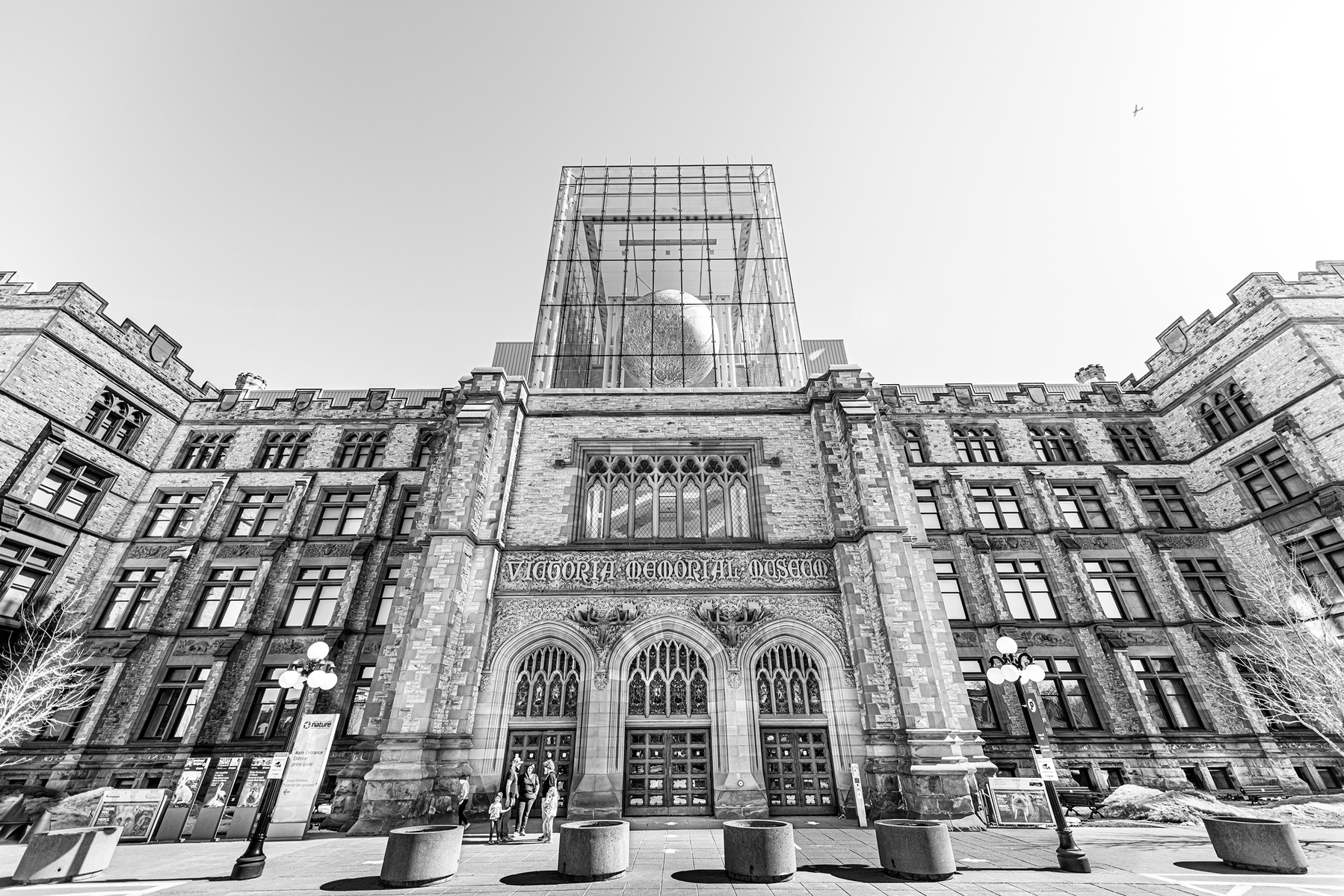 Canadian Museum of Nature in black and white front view distorted by Frank Fenn IDEA3