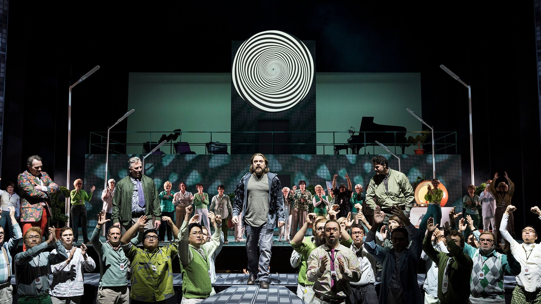 Viktor Antipenko (Hermann), Lars Rühl (Tschekalinskij), Mateusz Hoedt (Ssurin), Hauschor und Extrachor des Staatstheater Kassel