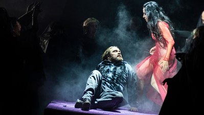 Viktor Antipenko (Hermann), Ilseyar Khayrullova (Gräfin), Statisterie des Staatstheater Kassel