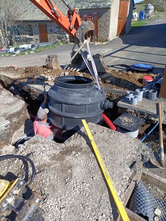 Mise en place du séparateur à graisse sous voirie.