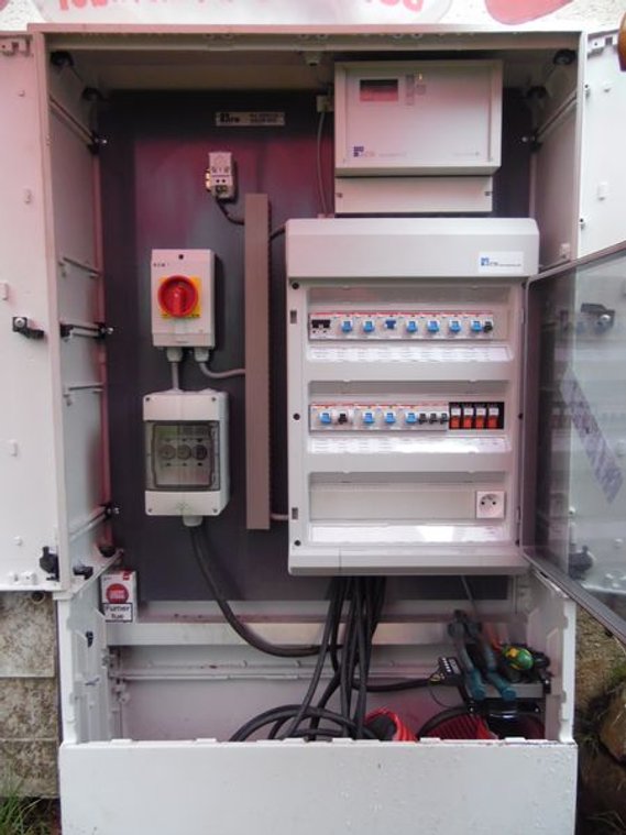 le réglage de l'automate de la station SBR permet d'adapter le traitement aux variations de charges entrantes comme par exemple sur les campings