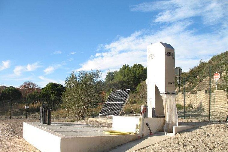 Installation d'un dégrilleur automatique sur panneaux solaires