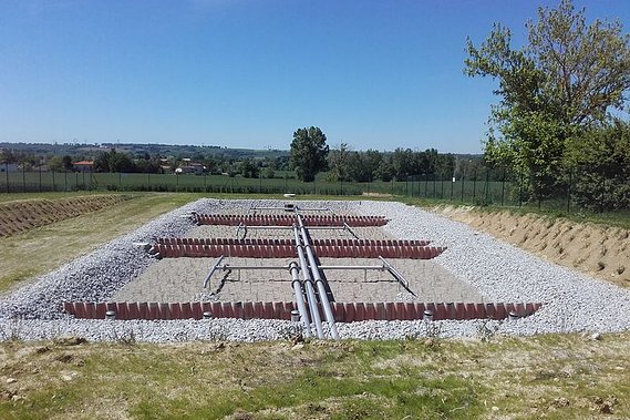 Insertion paysagère d'un filtre à roseaux mono-étage. 