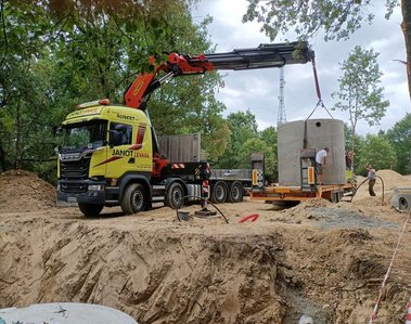 Grutage des cuves d'une microstation SBR