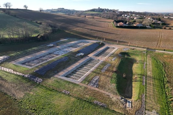 vue aérienne de la station d'épuration par filtre à roseaux de Montesquieu Lauragais 