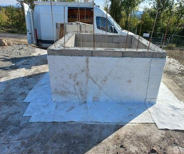 la cheminée est elle aussi recouverte de géotextile 700 gr/M2