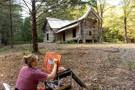 Nine Mississippi artists participate in Plein Air Painting Competition at Greenfield Farm on Sept. 17, 2023. Hannah McCormick, a graduate of the University of Mississippi who paints and teaches in Water Valley. Photo by Srijita Chattopadhyay&amp;amp;amp;amp;amp;#x2F; Ole Miss Dig