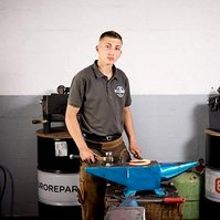 L'exercice du portrait ne s'improvise pas même en ayant très peu de temps pour portraiturer quelqu'un. C'est un genre photographique qui nécessite une grande présence et une connexion avec la personne en face.