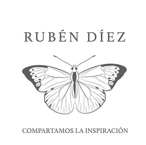 logo de Rubén Díez Fotógrafo con una mariposa y escrito 