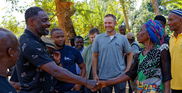 Idris and Sabrina Elba visit Maboikandoh, Sierra Leone. On an IFAD programme working to reduce rural poverty and food insecurity on a sustainable basis through agriculture.