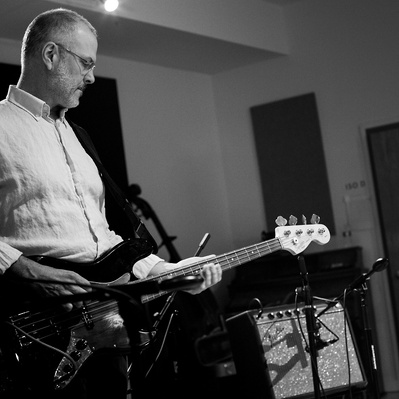 Guitarist, Gerald Neale at Gradwell House Recording Studios