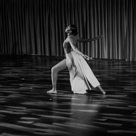 Black and White picture of a dancer 
