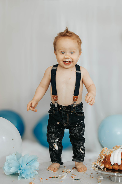 baby boy's 1st birthday Colorado milestone cake smash