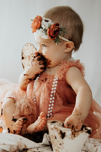 baby girl's 1st birthday Colorado milestone cake smash