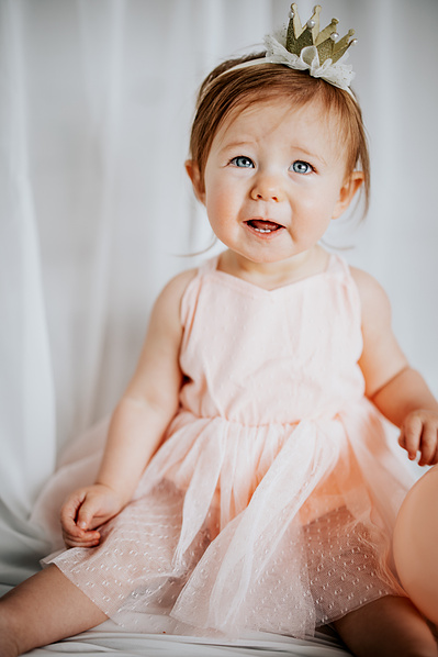 baby girl's 1st birthday Colorado milestone cake smash