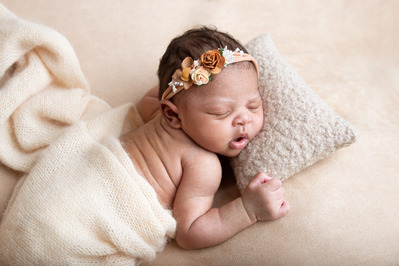 Photo Nouveau-né, Photo Naissance, Maternité, photographe studio, Photo bébé, nourrisson, Gizeux, Bourgueil, Tours, Chinon, Langeais, Saumur