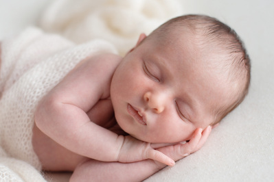 Photo Nouveau-né, Photo Naissance, Maternité, photographe studio, Photo bébé, nourrisson, Gizeux, Bourgueil, Tours, Chinon, Langeais, Saumur