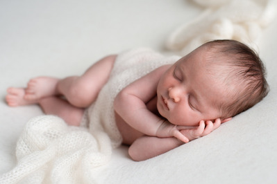 Photo Nouveau-né, Photo Naissance, Maternité, photographe studio, Photo bébé, nourrisson, Gizeux, Bourgueil, Tours, Chinon, Langeais, Saumur