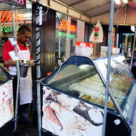 cannoli stand in Little Italy New York