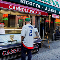 cannoli king little italy new york street photography
