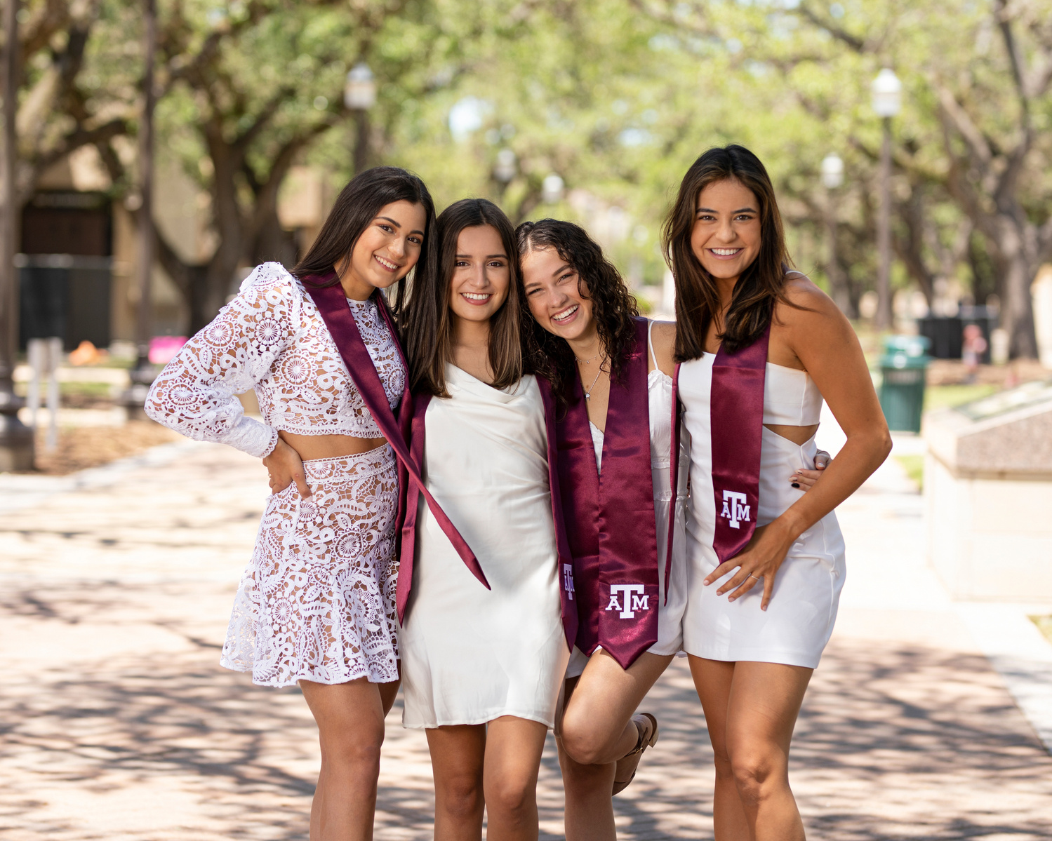 Senior session with your best friends 