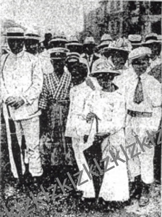 Nan’yō tours to the metropolis 1917 Tour group with Arugorubai