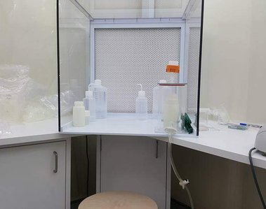 We installed 2 flow benches inside the clean room, which ensures extra clean environment for sensitive metal analysis.