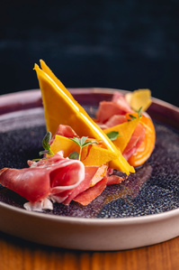 haute cuisine impiattato Milano restaurant photography photo Riccardo Alessio sodo.studio stood studio sodo
prosciutto ham apricot albicocca