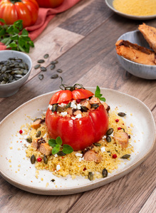 ​recipes food photography milano studio fotografico di food cibo a milano Riccardo Alessio fotografo cibo specializzato food pomodoro ripieno cus cus capperi unes supermercati il viaggiator goloso ricetta rustico