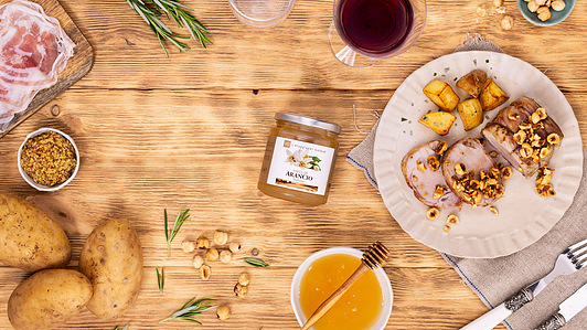 ​recipes food photography milano studio fotografico di food cibo a milano Riccardo Alessio fotografo cibo specializzato food pomodoro ripieno cus cus capperi unes supermercati il viaggiator goloso ricetta rustico maiale arrosto nocciole miele