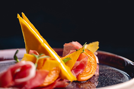 haute cuisine impiattato Milano restaurant photography photo Riccardo Alessio sodo.studio stood studio sodo
prosciutto ham apricot albicocca