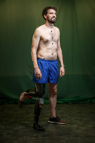 photographie corporate Ensam Paris chercheur avec prothèse du genou et motion captur lotfi dakhli