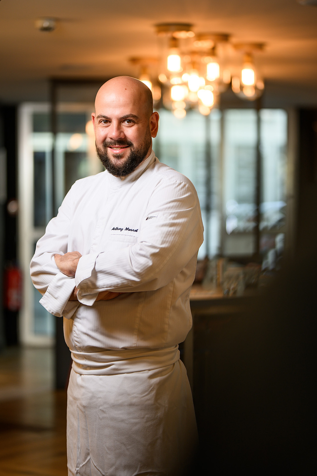 photographie portrait chef cuisinier de l'hotel Mercure du groupe accor  lyon  lotfi dakhli