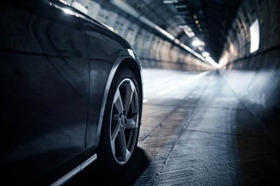 photographie événementielle Audi A8 dans le tunnel sous la Manche Lotfi dakhli