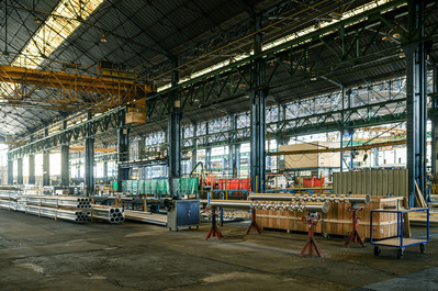 Reportage industriel 
Création de mât d'éclairage Valmont
Lotfi Dakhli Photographe  Lyon