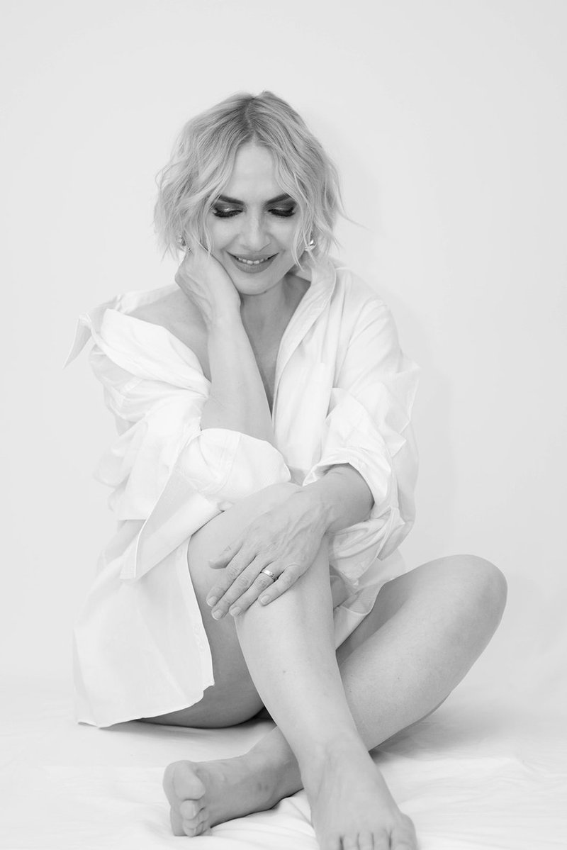 Minimalist portrait in black and white
