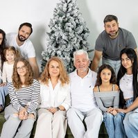 Multi-generational family Christmas session